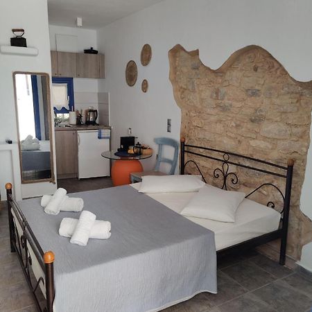 Margarita'S Rooms Folegandros Town Екстер'єр фото