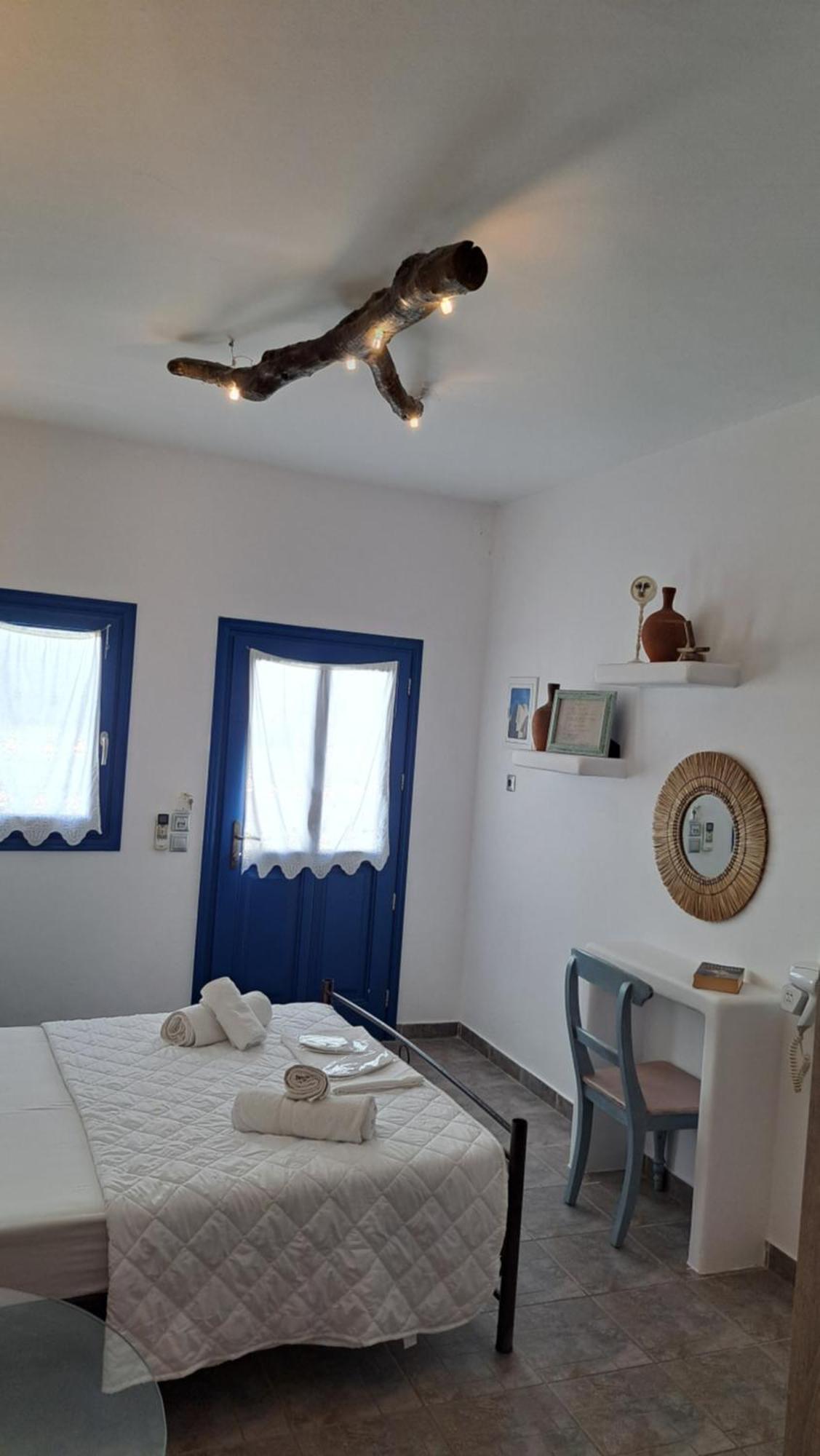 Margarita'S Rooms Folegandros Town Екстер'єр фото